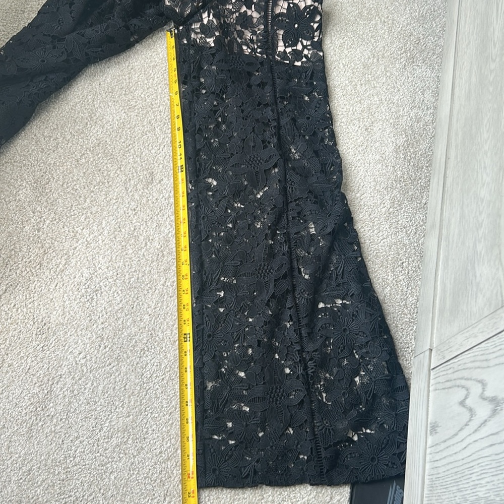 Alice and Olivia Chels deep V lace jumpsuit - Picture 13 of 14